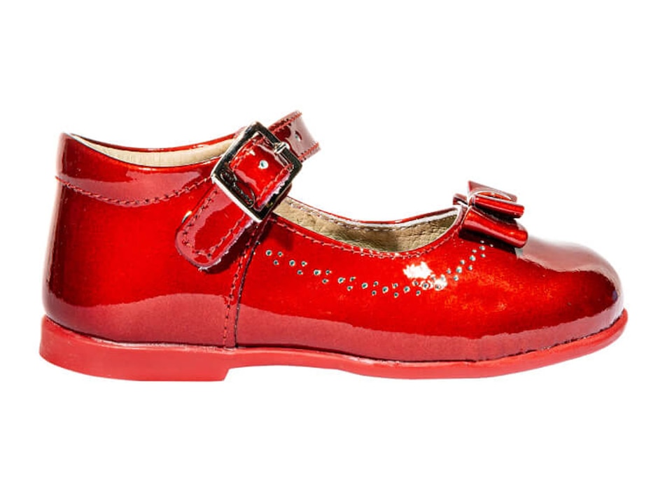 Zapato Nine West de charol para niña 2