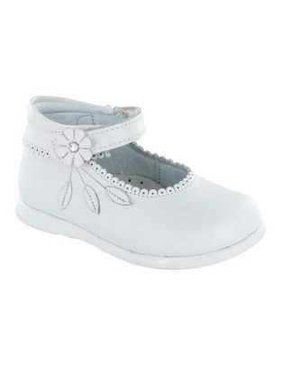 Zapato de piel para niña Zapato de piel para niña