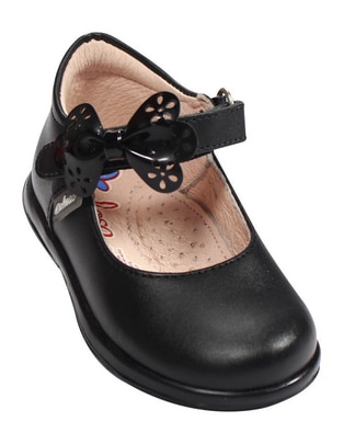 Zapato de piel para niña Zapato de piel para niña