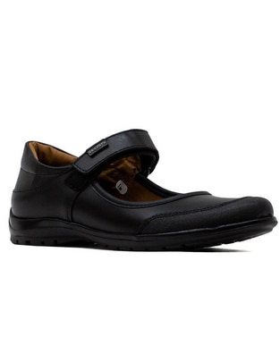 Zapato de piel para niña Zapato de piel para niña