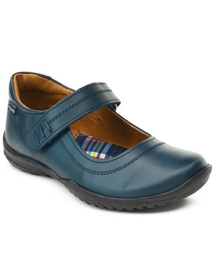 Zapato de piel para niña