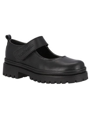 Zapato de piel para niña