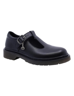 Zapato de piel para niña Zapato de piel para niña
