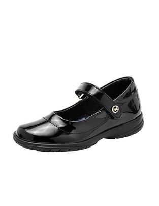 Zapato de piel para niña