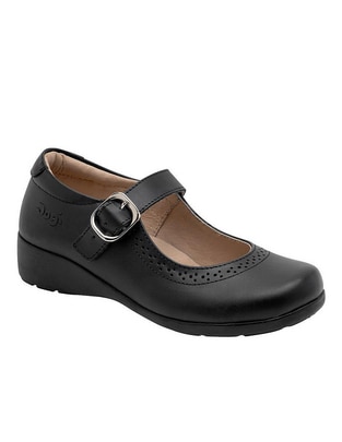Zapato de piel para niña