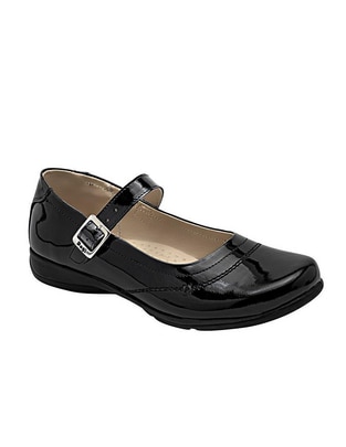 Zapato de piel para niña