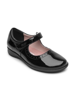 Zapato de piel para niña