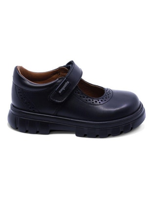Zapato de piel para niña Zapato de piel para niña
