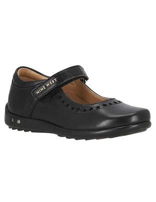 Zapato de piel para niña