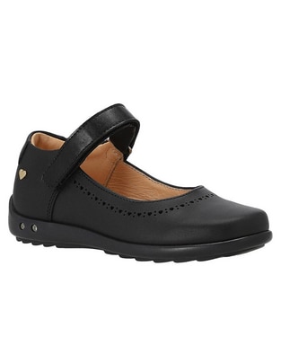 Zapato de piel para niña Zapato de piel para niña