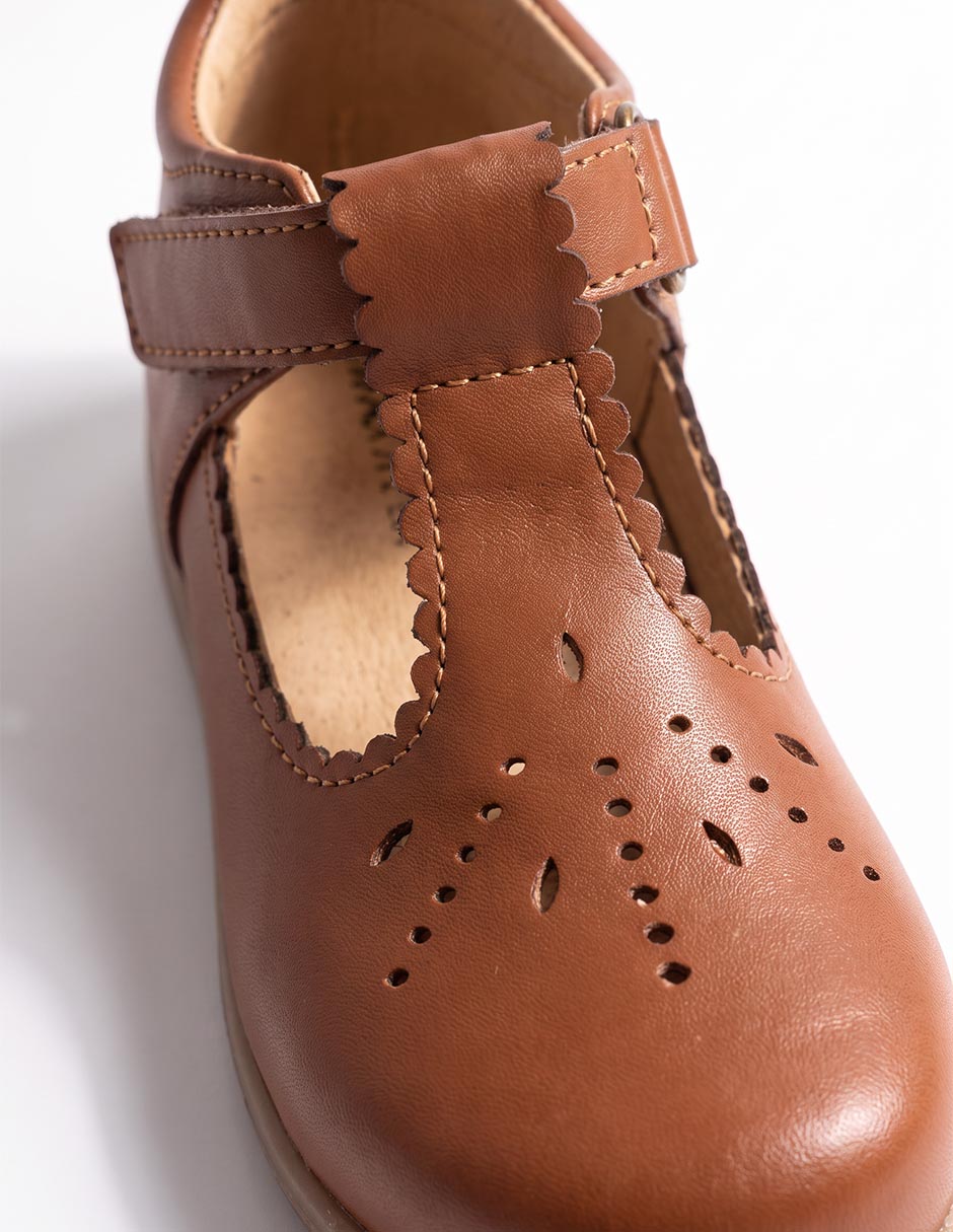 Zapato de piel para niña 4
