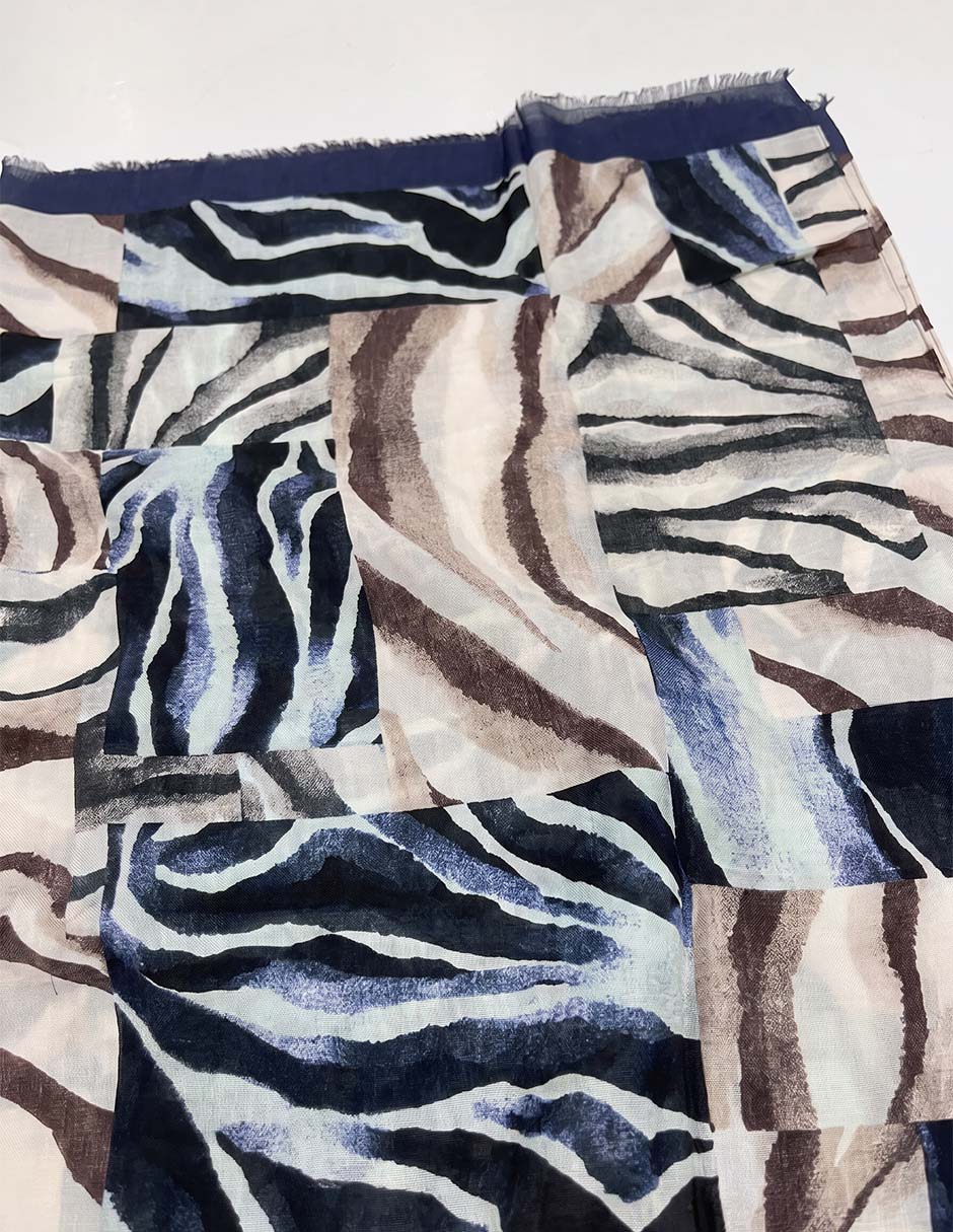Pashmina con estampado animal print para mujer 3