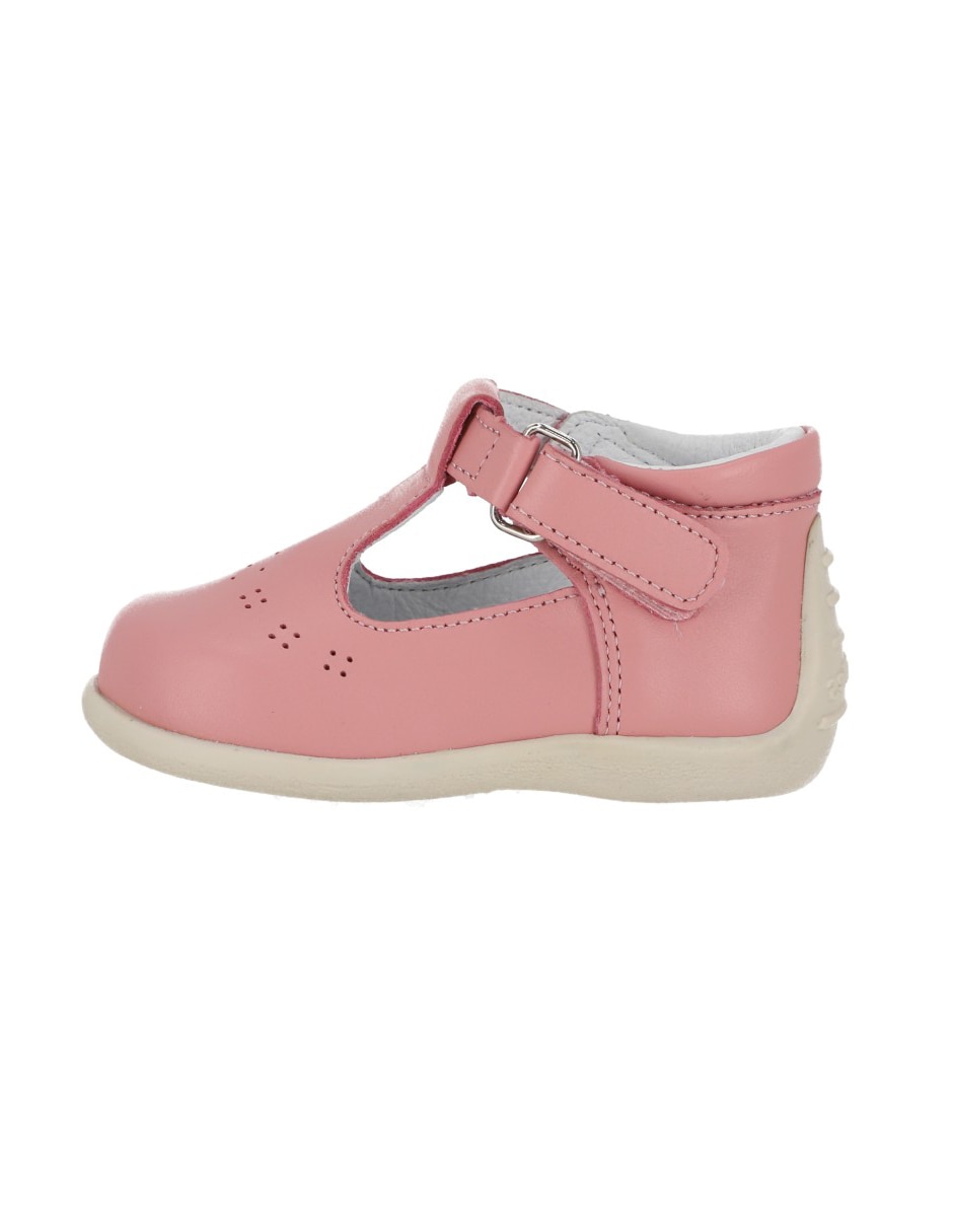 Zapato de piel para niña