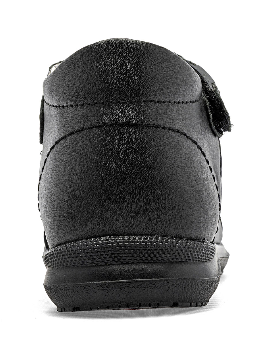 Zapato de piel para niña